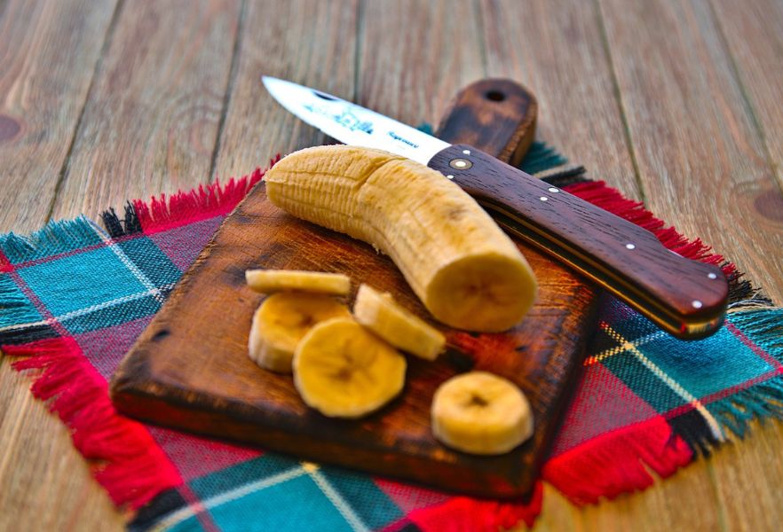 バストアップにバナナを食べるのは有効？その他、バストアップに効果的な食べ物や食べ方について解説！